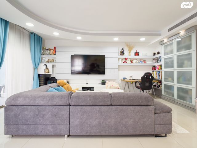 דו משפחתי, הערבה 64, אריאל