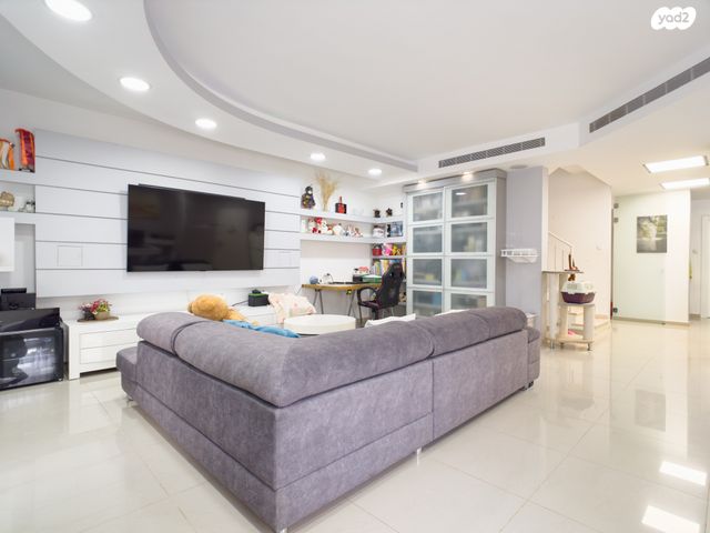 דו משפחתי, הערבה 64, אריאל