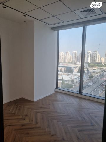 משרדים, פתח תקווה