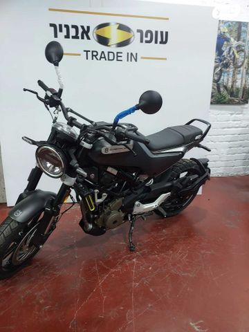 מודעת רכב הוסקוורנה SVARTPILEN 250