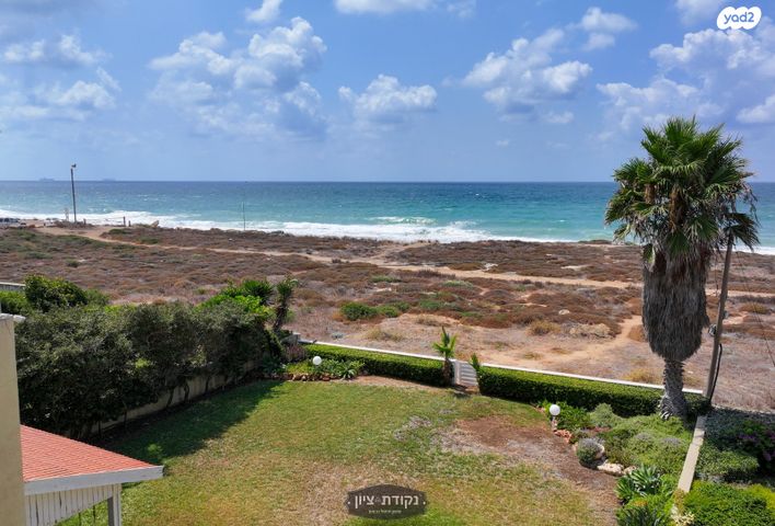 דו משפחתי, שבי ציון