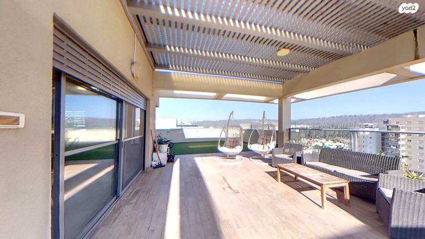 גג/ פנטהאוז, מגדל העמק