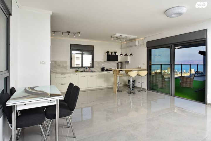 גג/ פנטהאוז, טבור הארץ, קרית שמואל, טבריה