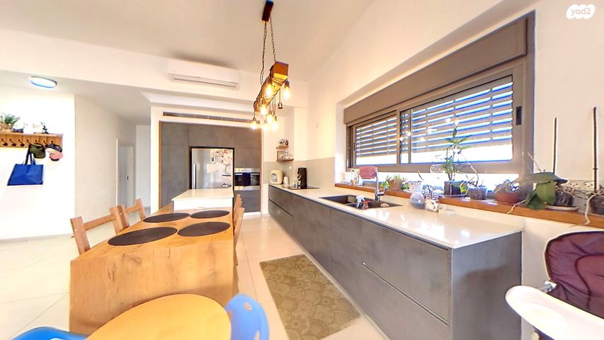 גג/ פנטהאוז, מגדל העמק