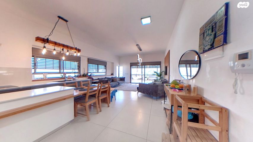 גג/ פנטהאוז, מגדל העמק