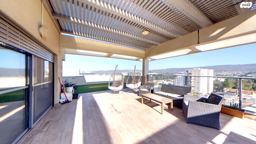 גג/ פנטהאוז, מגדל העמק