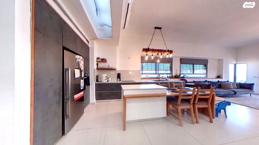 גג/ פנטהאוז, מגדל העמק