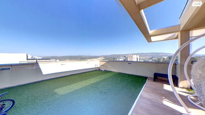 גג/ פנטהאוז, מגדל העמק