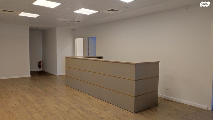 קליניקות, הברזל, תל אביב יפו