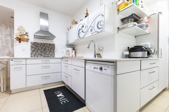 דירת גן, אליהו קורן, חומת שמואל, הר חומה, ירושלים