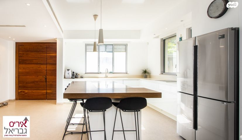 דו משפחתי, הוד השרון