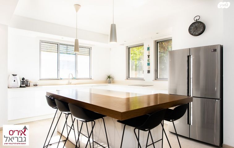 דו משפחתי, הוד השרון