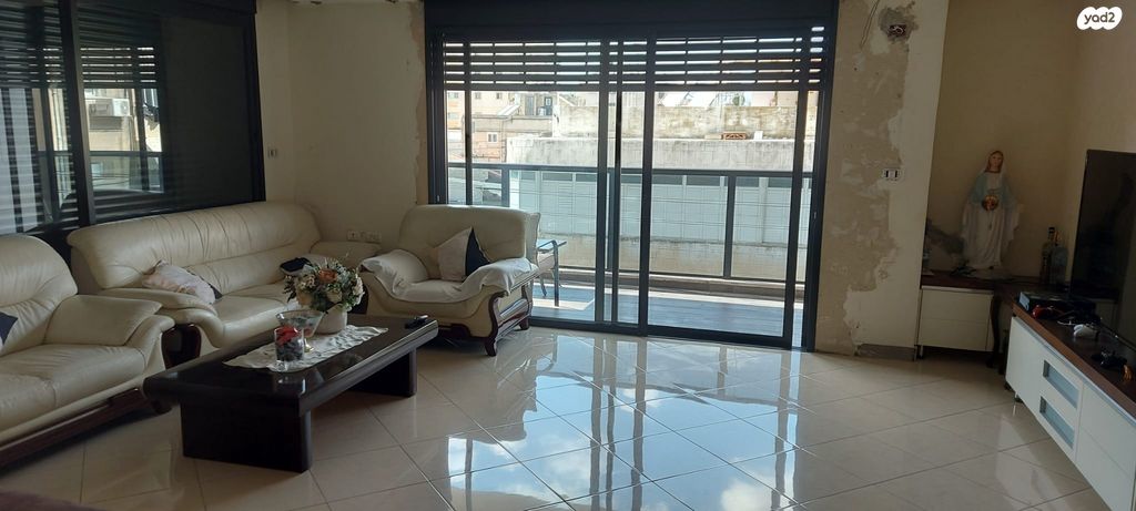 בניין מגורים, אגוזי, רמלה