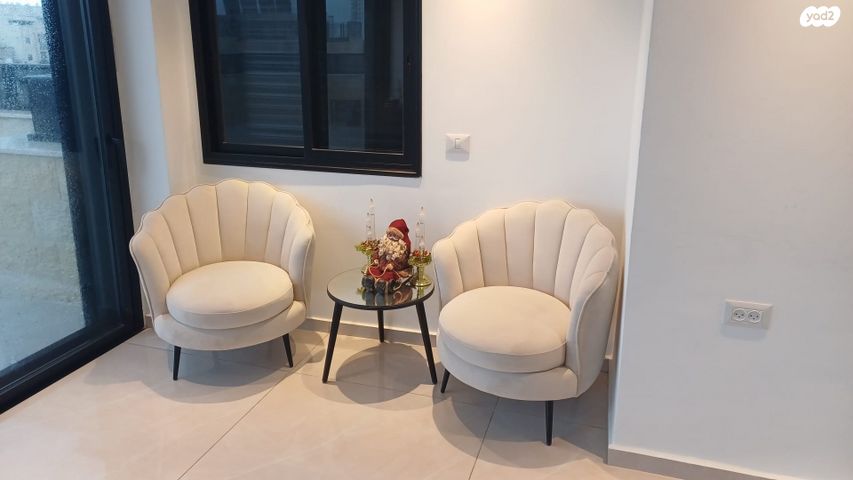 בניין מגורים, אגוזי, רמלה