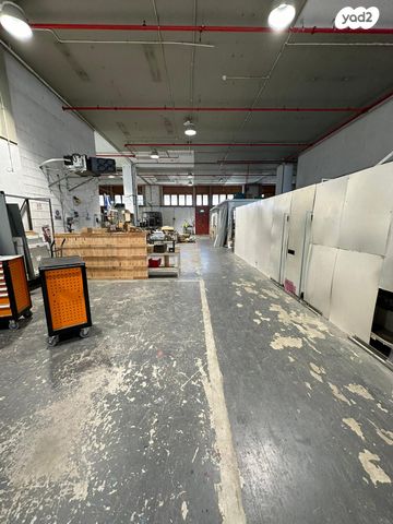 מבני תעשיה, יבנה