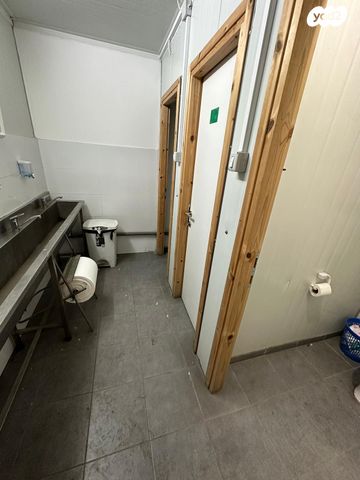 מבני תעשיה, יבנה