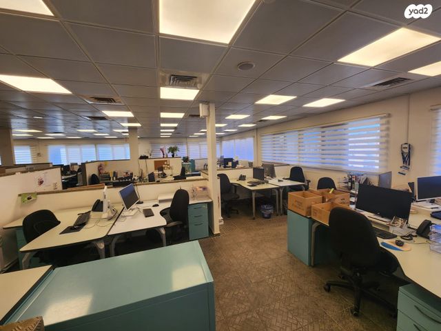 משרדים, יהונתן נתניהו, אור יהודה