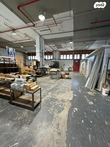 מבני תעשיה, יבנה