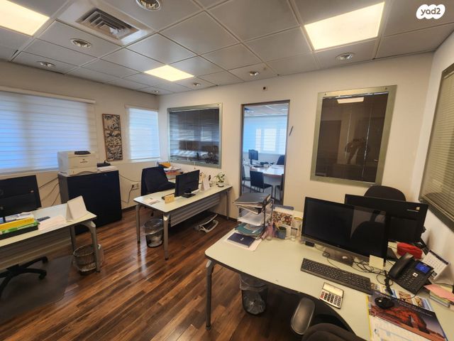 משרדים, יהונתן נתניהו, אור יהודה