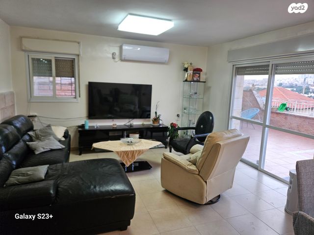 דירה, ענתות, גבעת זאב