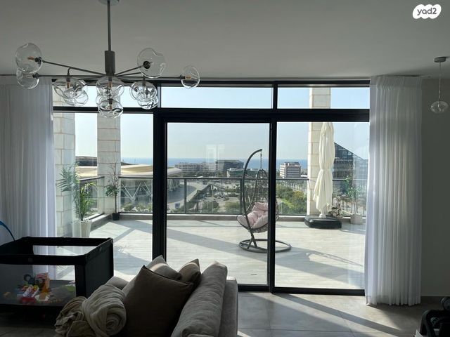 גג/ פנטהאוז, חיפה