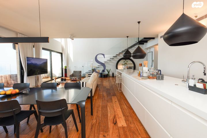 דופלקס, אהוד מנור 18, עיר ימים, נתניה