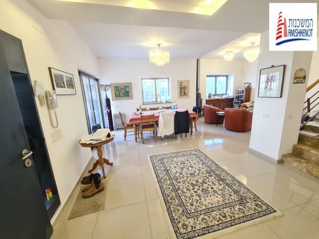 דו משפחתי, ירושלים