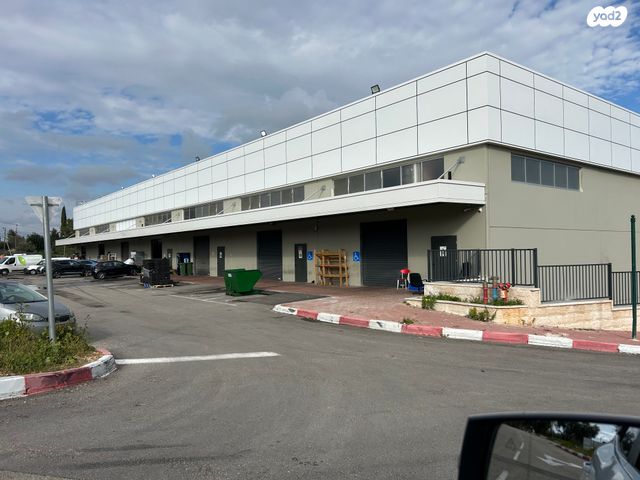 מחסנים, שילת