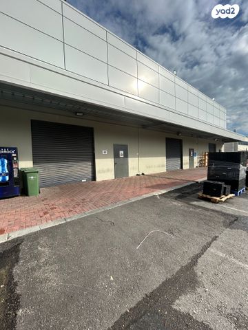 מחסנים, שילת