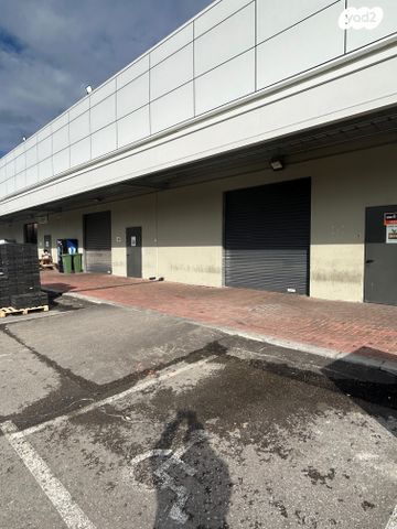 מחסנים, שילת