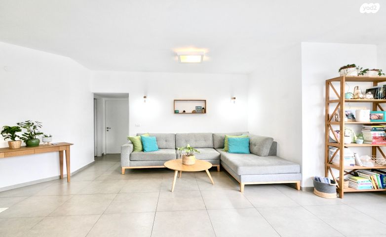 דירה, י.ל. ברוך, הרצליה