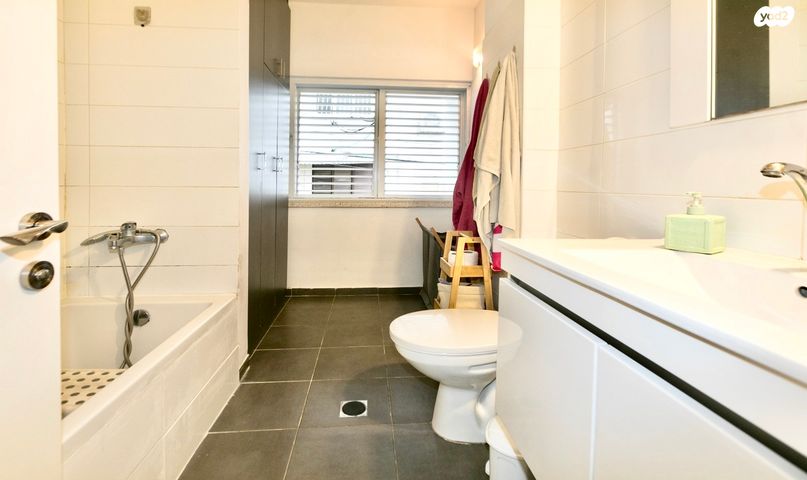 דירה, י.ל. ברוך, הרצליה