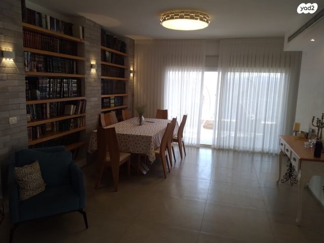 דו משפחתי, נריה, טלמון