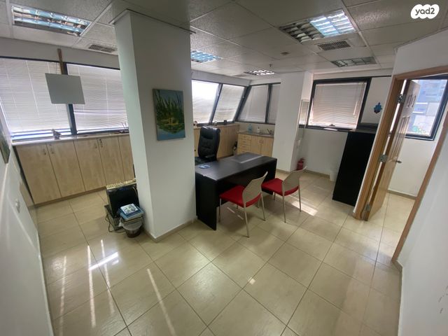 משרדים, תרמ"ב, ראשון לציון