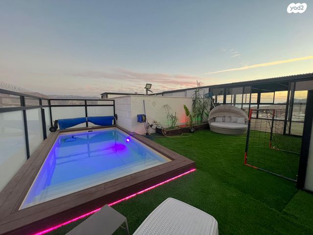 גג/ פנטהאוז