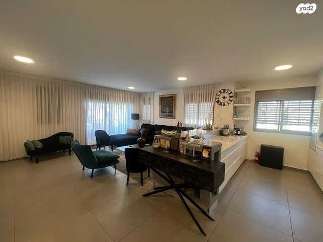 ברודצקי אשר 