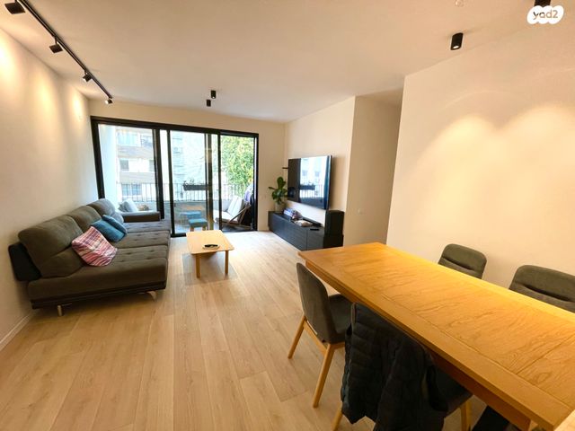 אבן גבירול 16