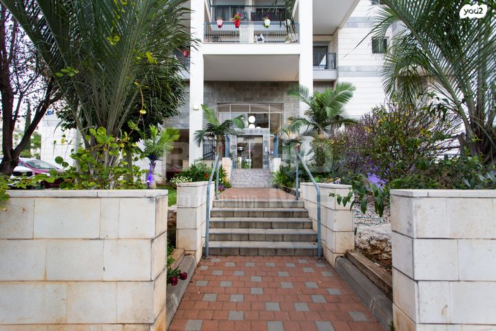 דירה, הרב שלום איפרגן, קרית השרון, נתניה