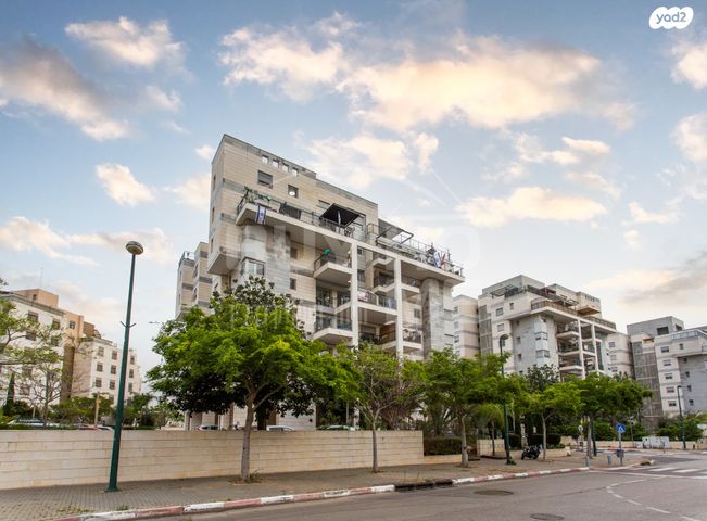 דירה, הרב שלום איפרגן, קרית השרון, נתניה