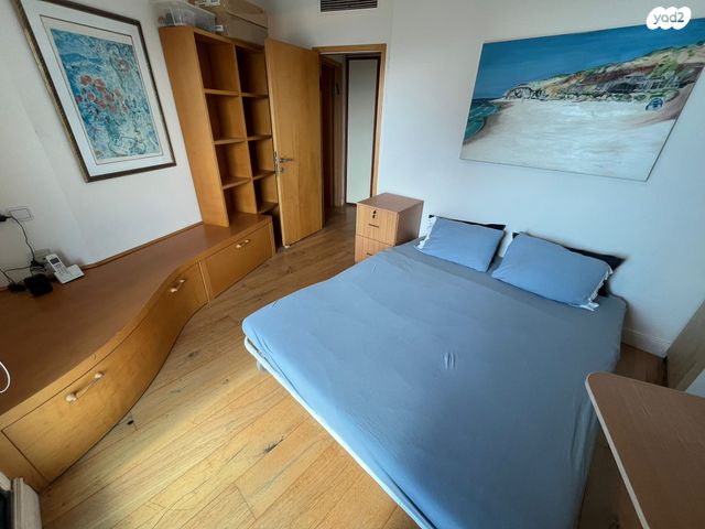 דירה, הרצליה