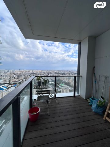 הרב ניסנבאום 