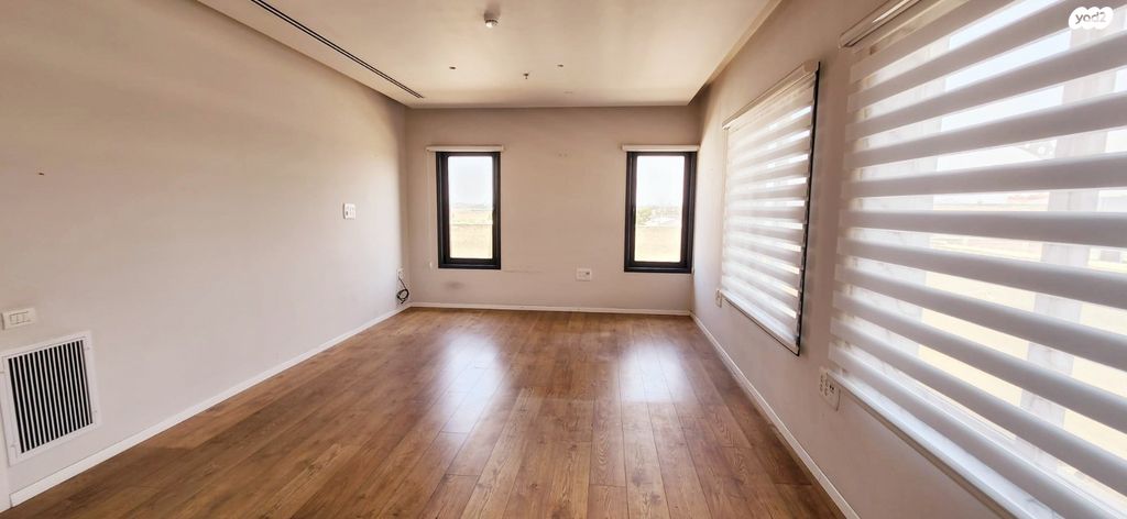 בניין משרדים, יחיאל דרזנר, פארק עסקים ירקון / אזור תעשיה סגולה, פתח תקווה