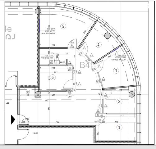 משרדים, קרית אונו