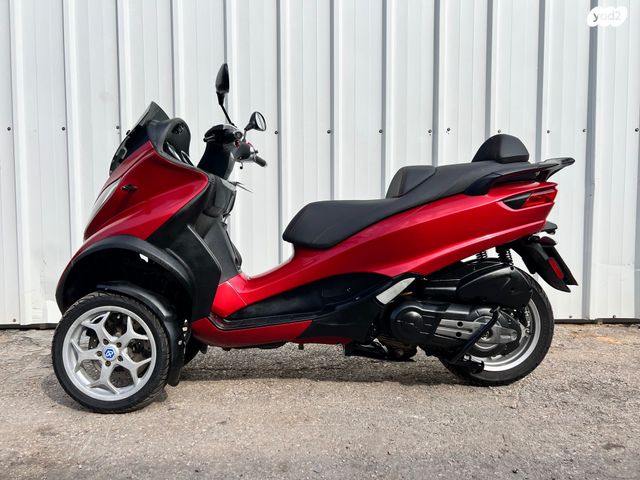 מודעת רכב פיאג'ו MP3 500