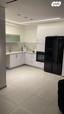 אברהם מחרז 16