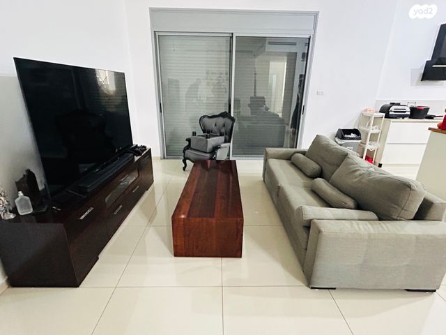 דו משפחתי, העלייה, המושבה, גדרה