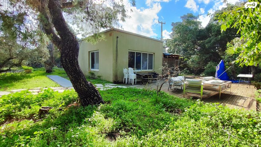 משק חקלאי/ נחלה, חבצלת השרון, חבצלת השרון