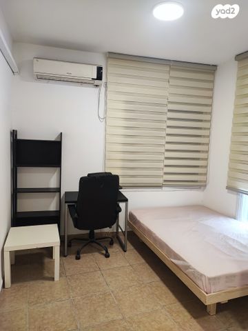 יחידת דיור, שדרות טרומפלדור 56, חיפה