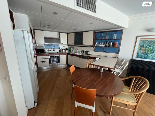 דירה, הרצליה