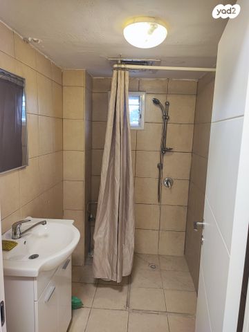 יחידת דיור, שדרות טרומפלדור 56, חיפה